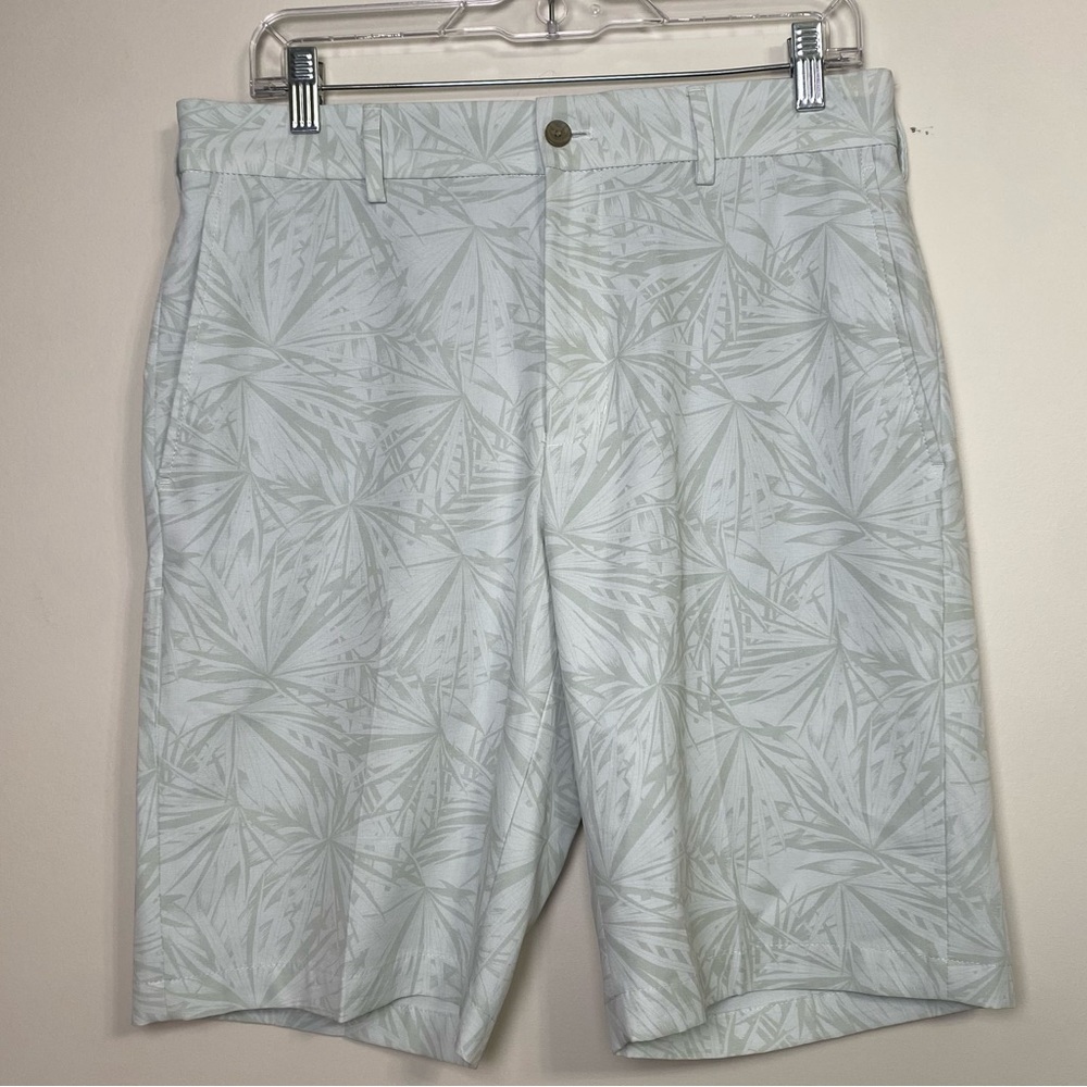 Walter Hagen Men's Perfect 11 Light Gray Palm Leaf Patterned Golf Shorts 32